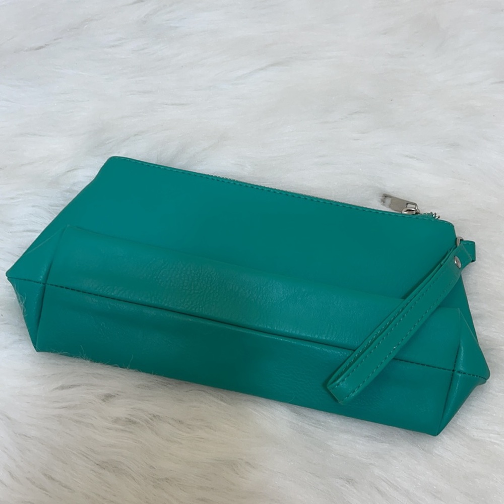 BRAND NEW MAKEUP BAG/WRISTLET - Picture 5 of 5